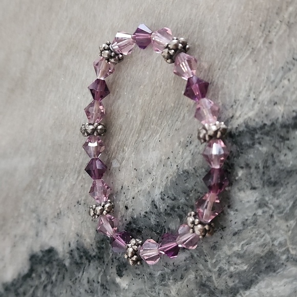 Jewelry - Glass bead stretch bracelet